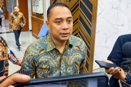 Suara Terdengar Saat Jeda Live, Admin Medsos Wali Kota Surabaya Minta Maaf dan Mengundurkan Diri Foto BeritaJatim.com