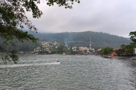 Pengunjung Telaga Sarangan Magetan Mengaku Dimaki Pedagang Sate, Warganet Ramai Beri Respons Foto BeritaJatim.com