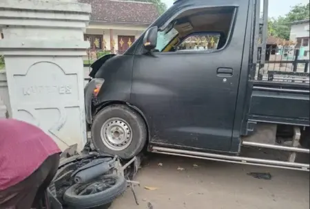 Kecelakaan Maut Bondowoso, Ibu Hamil dan Anak Kecil Meninggal Foto BeritaJatim.com