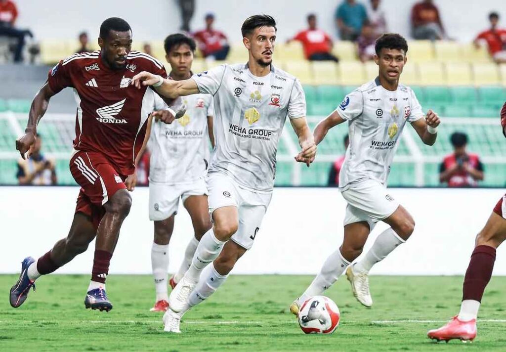 PREVIEW: Madura United Wajib Menang Lawan PSM Makassar, Nasib Degradasi di Ujung Tanduk Foto BeritaJatim.com