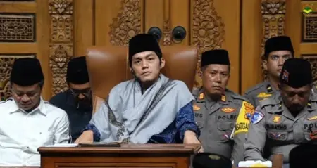 Dirlantas Polda Jatim Gandeng Gus Iqdam untuk Imbau Masyarakat Tentang Pentingnya Keselamatan Berlalu Lintas Foto BeritaJatim.com