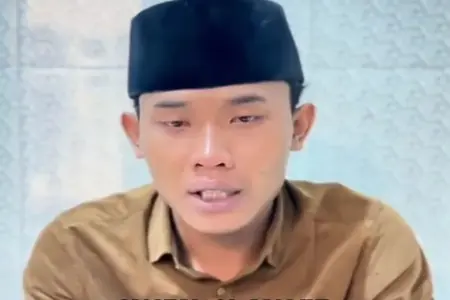 Dengan Wajah Pucat dan Lesu, Gus Elham Kembali Minta Maaf Foto BeritaJatim.com