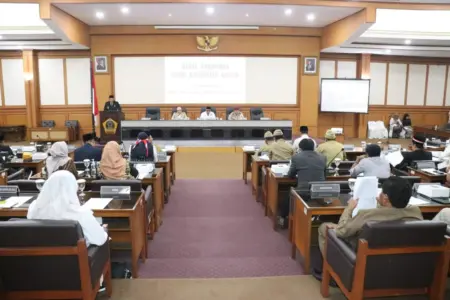 Gus Yani Targetkan Transformasi Sosial dan Ekonomi Lewat RAPBD Gresik 2026 Foto BeritaJatim.com