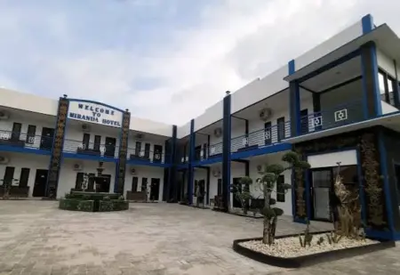 Turis Asal Amerika Serikat Dilaporkan ke Polisi oleh Warga Pulau Bawean Gresik Foto BeritaJatim.com