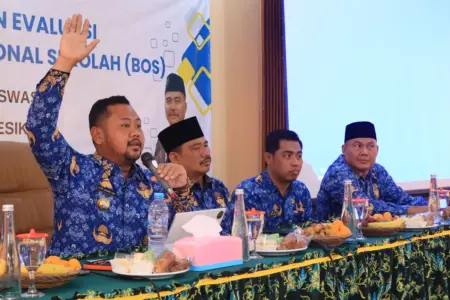 Pemda Gresik Rombak Total Skema BOSDA: Penyaluran Tak Lagi Merata! Foto BeritaJatim.com