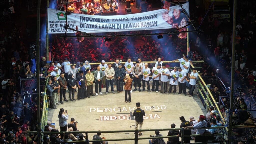Mbak Wali Buka Pencak Dor Omah Sawah 2025, Tekankan Nilai Sportivitas dan Kebersamaan Foto BeritaJatim.com