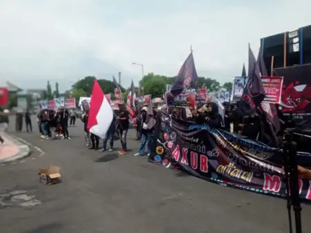Didemo Aliansi Masyarakat Jember Bersatu, Bupati Fawait: Saya Fokus Kerja Foto BeritaJatim.com
