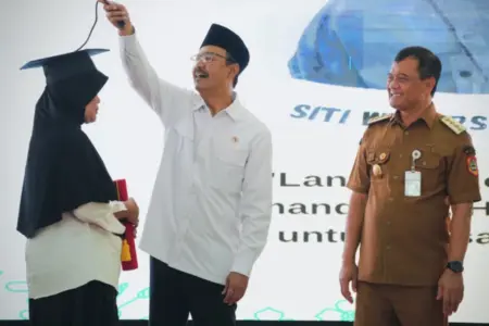 Hadiri Graduasi di Pemalang, Mensos Gus Ipul Dapat Masukan dari KPM Foto BeritaJatim.com