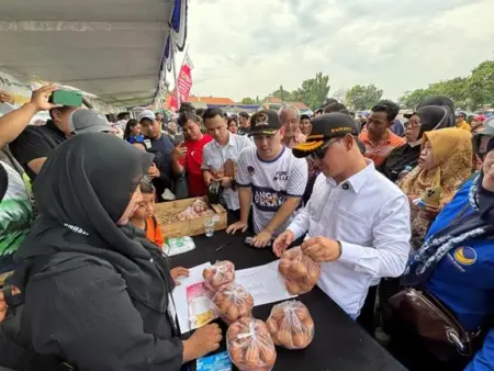 Gerakan Pangan Murah NasDem Bantu Warga Mojokerto Hadapi Harga Kebutuhan Pokok Foto BeritaJatim.com
