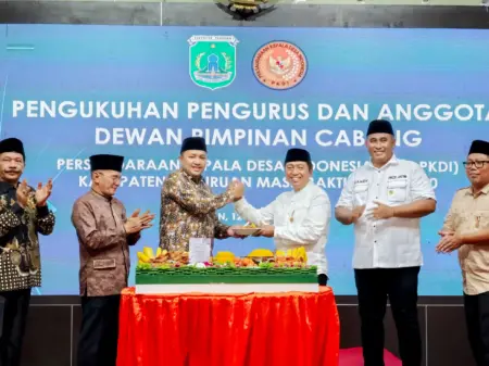 DPC PKDI Kabupaten Pasuruan Resmi Dikukuhkan, Bupati Ajak Kades Bersinergi Majukan Desa Foto BeritaJatim.com