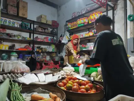 Harga Pangan di Pacitan Melonjak: Pedagang Kian Sulit Dapat Stok Foto BeritaJatim.com