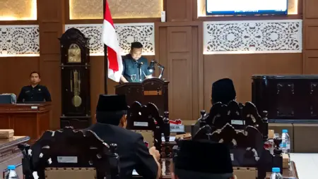 Paripurna Memanas! Fraksi PKB Tolak Penyertaan Modal Perseroda di Probolinggo Foto BeritaJatim.com