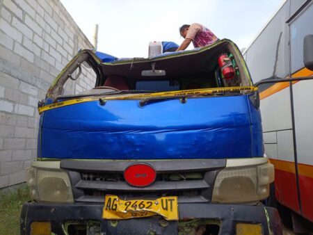 Polres Tulungagung Selidiki Truk Tangki Diduga Angkut Solar Subsidi Yang Terguling Foto BeritaJatim.com