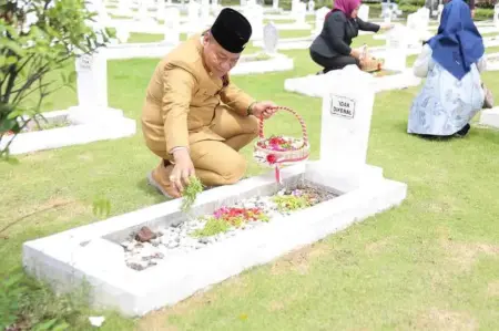 Semangat Pahlawan Tak Boleh Padam, Cak YeBe Serukan Aksi Nyata Anak Muda Foto BeritaJatim.com