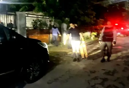 KPK Geledah Rumah Kerabat Bupati Ponorogo di Babadan, Sita Dokumen dan Buku Rekening Foto BeritaJatim.com