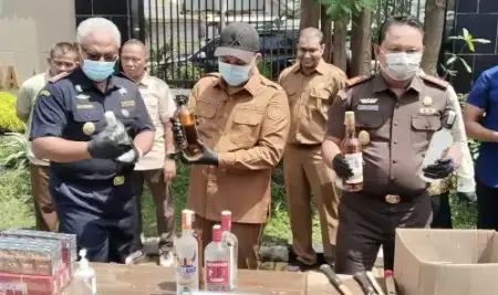 Kejari Bangil Musnahkan Sabu dan Jutaan Rokok Ilegal, Begini Pesan Bupati Pasuruan Foto BeritaJatim.com