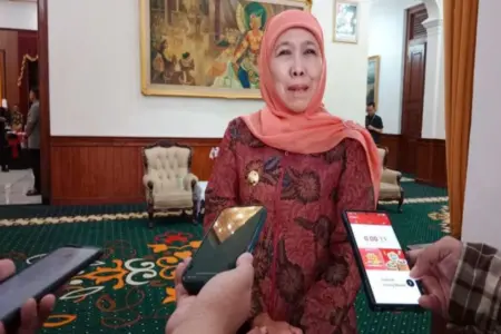 Semeru Status Awas, Gubernur Jatim Khofifah: Semoga Warga Selamat Semua Foto BeritaJatim.com