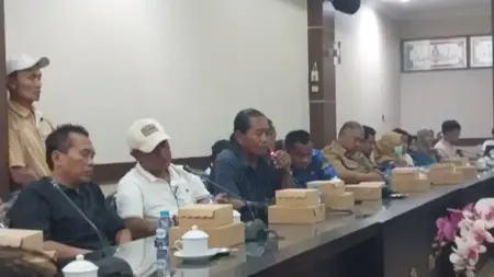 Petani di Jember Keluhkan Irigasi yang Terhambat Enam Tahun Foto BeritaJatim.com