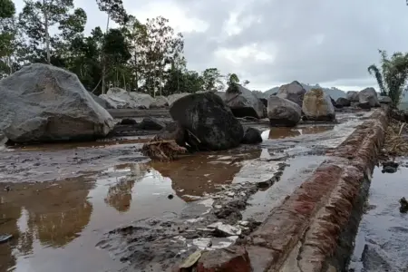 Bangunan SDN Supiturang II Lumajang Rata dengan Tanah Tersapu Banjir Lahar Semeru Foto BeritaJatim.com