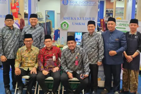 Buka OPOP Expo 2025, Sekdaprov Jatim Dorong Digitalisasi untuk Produk Pesantren Foto BeritaJatim.com
