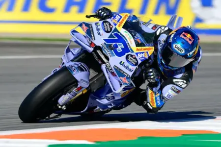 Alex Marquez Dominasi Sprint MotoGP Valencia, Bezzecchi Perkuat Posisi Ketiga di Kejuaraan Dunia Foto BeritaJatim.com