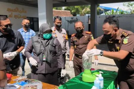 Kasus Narkotika Mendominasi, Kejari Magetan Musnahkan Barang Bukti 45 Perkara Foto BeritaJatim.com