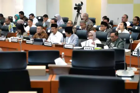 DPR Apresiasi Kemensos di Bawah Gus Ipul: Cepat Tanggap Tangani Ribuan Bencana Foto BeritaJatim.com