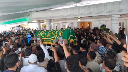 Baju Pilihan Terakhir Mendiang Hanik Terus Dipakai Wali Kota Malang untuk Berkabung Foto BeritaJatim.com