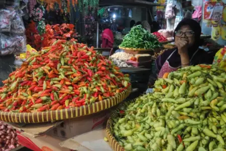 Harga Kebutuhan Dapur Naik di Bojonegoro, Pemkab Siapkan Operasi Pasar Jelang Nataru Foto BeritaJatim.com