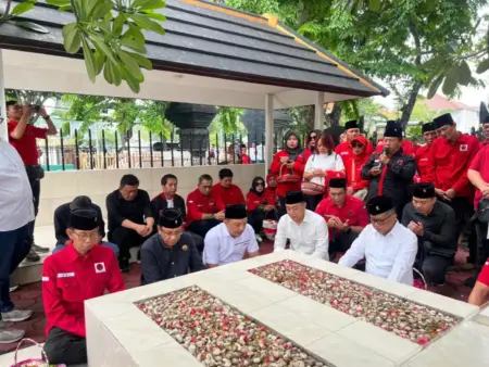 Peringati Hari Pahlawan, Sekjen PDI Perjuangan: Teladani Keteguhan Bung Tomo dan WR Supratman Foto BeritaJatim.com