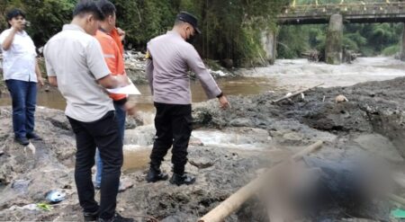 Pria Kepanjen Ditemukan Meninggal di Bantaran Sungai Brantas Foto BeritaJatim.com
