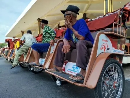 Berkat Becak Listrik, Pengemudi Kendaraan Roda Tiga di Jombang Tak Lagi ‘Berkeringat’ Foto BeritaJatim.com