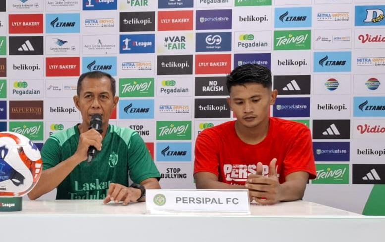 Nostalgia dan Pembuktian, Risqki Putra Utomo Termotivasi Bobol Gawang Persela Foto BeritaJatim.com