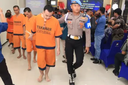 Polres Malang Ungkap 186 Kasus Selama Operasi Sikat Semeru 2025 Foto BeritaJatim.com