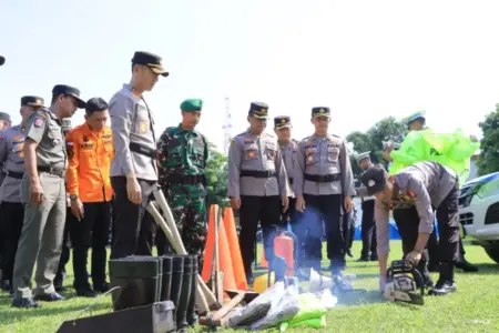 Polres Madiun Siagakan 400 Personel Gabungan Hadapi Potensi Bencana Hidrometeorologi Foto BeritaJatim.com