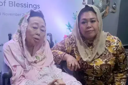 Nyai Sinta Nuriyah Syukuri Gus Dur Dianugerahi Gelar Pahlawan Nasional: Beliau Pahlawan Rakyat Foto BeritaJatim.com