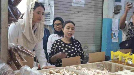 Wamen Perdagangan: Program MBG Bawa Efek Ganda bagi Ekonomi Lokal Foto BeritaJatim.com