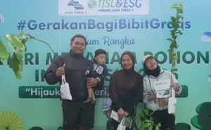 Hari Menanam Pohon, PJT I Gelar Aksi Berbagi di CFD Ijen Malang Foto BeritaJatim.com