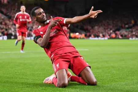 Liverpool FC vs Sunderland; Misi Konsistensi tanpa Salah Foto BeritaJatim.com