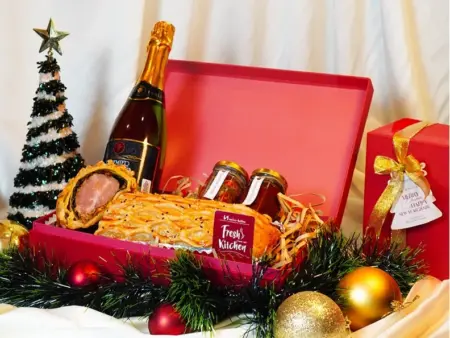 Sambut Natal 2025 dan Tahun Baru 2026, Swiss-Belinn Airport Juanda Surabaya Luncurkan Hampers Spesial Foto BeritaJatim.com