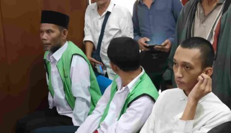 Terlibat Pembakaran Polsek Tegalsari dan Pos CITO, Terdakwa Dituntut 6 Bulan Penjara Foto BeritaJatim.com