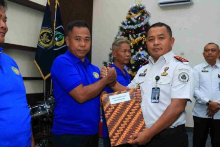 Rayakan Natal, Empat Warga Binaan Lapas Banyuwangi Terima Remisi hingga 1 Bulan 15 Hari Foto BeritaJatim.com
