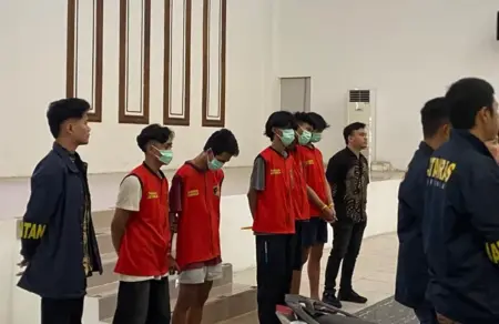 Polisi Buru 6 Begal di Jalan Karah Surabaya, 8 Pelaku Utama dalam Kondisi Mabuk Foto BeritaJatim.com