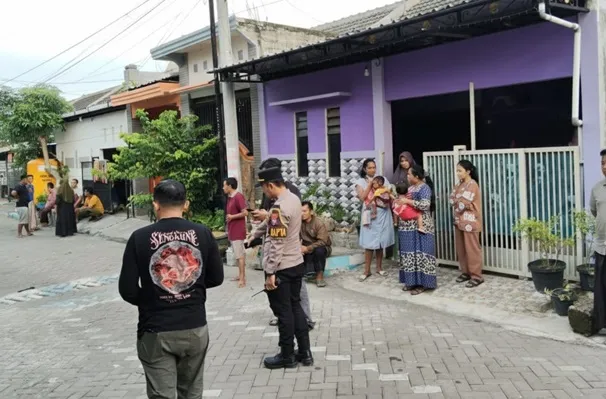 Perkelahian di Perumahan Tambora Lamongan, Pasutri dan Terduga Pelaku Sama-sama Terluka Foto BeritaJatim.com