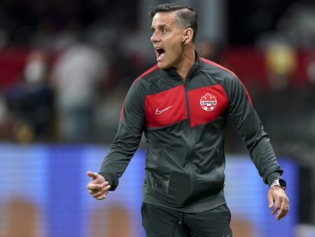 Rekam Jejak Mentereng John Herdman, Calon Pelatih Baru Timnas Indonesia Foto BeritaJatim.com