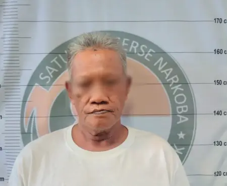 Simpan Sabu, Lansia Asal Driyorejo Gresik Diamankan Polisi Foto BeritaJatim.com
