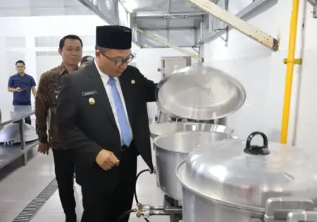 Relawan Program Makan Bergizi Gratis Minim Perlindungan BPJS di Gresik Foto BeritaJatim.com
