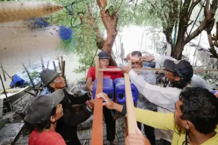 Puluhan Nelayan di Sekitar PTFI Gresik Sumringah Foto BeritaJatim.com