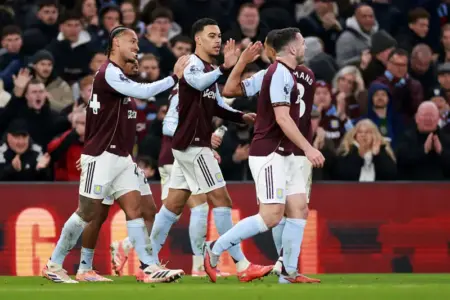 Bungkam Manchester United, Aston Villa Serius Bidik Juara dengan Rekor Terbaik 111 Tahun Foto BeritaJatim.com