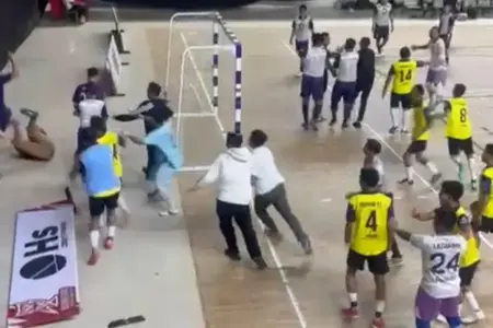 Viral Video Oknum ASN Bojonegoro Ricuh di Lapangan Futsal, Pemkab Siapkan Sanksi Foto BeritaJatim.com